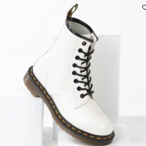 Dr. Martens 1460 8-Eye Boot in White sz 7